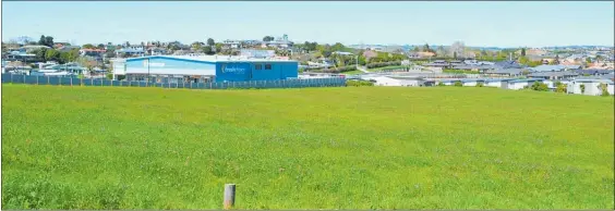  ??  ?? The corner site at Tralee St and Hamurana Rd where a unique shopping village is being proposed in Omokoroa. ¯