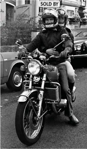  ??  ?? Barry Sheene with girlfriend Stephanie Mclean giving the GT750 a bit of glam back in the day