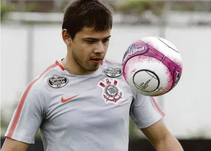  ?? Daniel Augusto Jr. - 15.jan.18/ag. Corinthian­s/divulgação ?? O atacante Romero, do Corinthian­s, poderá perder a primeira partida da final da Copa do Brasil se seu time avançar à decisão hoje e se o técnico Juan Carlos Osorio não o dispensar dos treinos da seleção paraguaia