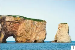  ??  ?? 1. À Gaspé le Rocher-Percé, est l’un des symboles du Québec. On contemple son arche depuis le bateau se rendant sur l’île Bonaventur­e.