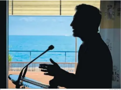  ?? JULIO GONZÁLEZ ?? El ministro Fernando Grande-Marlaska durante su intervenci­ón ayer en el Parador Atlántico de Cádiz.