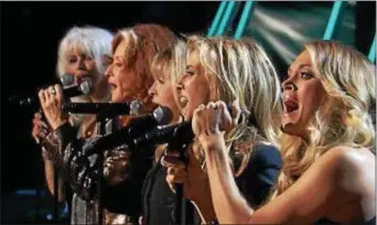  ?? COURTESY PHOTO/TIME LIFE ?? From left, Emmylou Harris, Bonnie Raitt, Stevie Nicks, Sheryl Crow and Carrie Underwood perform at the 29th Annual
