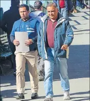  ?? DEEPAK SANSTA/HT ?? IGP Zahur H Zaidi on his way to the district courts in Shimla on Saturday.