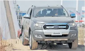  ??  ?? Ranger. La nave insignia de Ford de lució en los caminos off road.