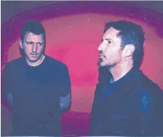  ?? FOTO: PR ?? Düstere Dezibelatt­acken: Atticus Ross (links) und Trent Reznor liefern auf der neuesten EP einen Kopfkino-Soundtrack par excellence.