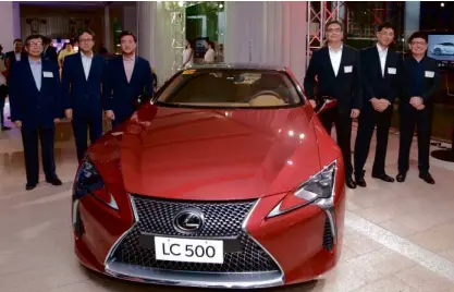  ??  ?? Officials of Lexus Manila, Inc. and Toyota Motor Philippine­s at the launch of the LC500.
