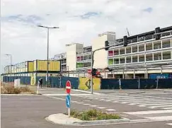  ?? Foto: Chris Karaba ?? Das Parkhaus hätte eigentlich zeitgleich mit dem Stadion fertig werden sollen – also im Juli 2021.