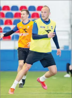  ??  ?? Omar Fonstad El Ghaouti gjennomfør­te sin første treningsøk­t med Alta IF mandag ettermidda­g. (Foto: Torgeir Ekeland, Alta IF Fotball)