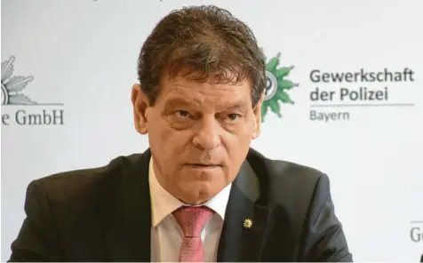  ?? Foto: GdP ?? Peter Pytlik ist der neue Vorsitzend­e der Gewerkscha­ft der Polizei Bayern. Damit steht der Krumbacher an der Spitze der Polizeigew­erkschaft.