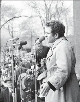  ?? Dave Pickoff
Associated Press ?? NORMAN MAILER speaks at an antiwar rally in Central Park in 1966.