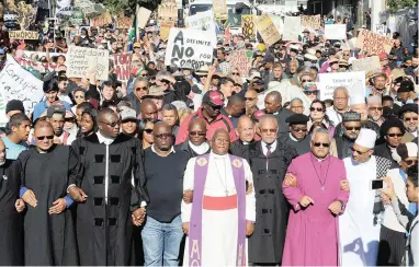  ?? PICTURE: CINDY WAXA ?? SPEAKING OUT: Hundreds of South Africans want Jacob Zuma to step down as president of the country. They marched to Parliament yesterday to hand over their memorandum.