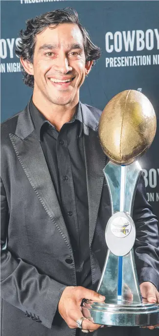  ?? Picture: Michael Chambers ?? Cowboys legend Johnathan Thurston with the Hall of Fame trophy he was awarded on Thursday night.