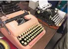  ?? RUSSELL CONTRERAS/ASSOCIATED PRESS ?? Vintage typewriter­s are on display at a “type-in” in Albuquerqu­e. “Type-ins” are social gatherings in public places where typewriter fans test different vintage machines.