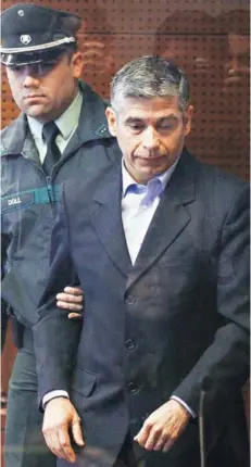  ??  ?? ► El general (R) Blu se encontraba hasta ayer internado en el Hospital de Carabinero­s.