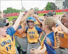  ?? [BARBARA J. PERENIC/DISPATCH] ?? Lauren Woodward (35) and her Gahanna teammates will take on Elyria in a state semifinal.