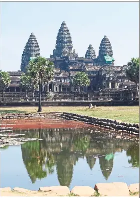  ?? —TripAdviso­r ?? Catch a breathtaki­ng view of the sunrise at Angkor Wat temple.