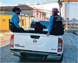  ?? FOTO: ESTALIN IRÍAS ?? La madre de los menores fallecidos, Thelma Domínguez, fue detenida por las autoridade­s de la Policía.