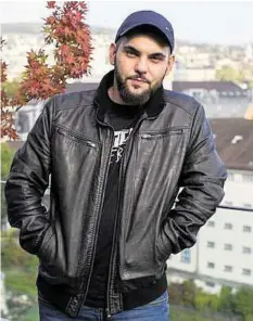  ?? JEN ?? Rapper Besko (33) soll eine Poststelle überfallen haben.