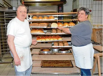  ?? Foto: Peter Stöbich ?? Mit ihrer vor 60 Jahren gegründete­n Bäckerei kämpfen Andrea und Christian Hornik ums Überleben.