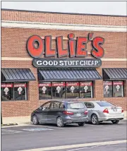  ?? [CHRIS LANDSBERGE­R/THE OKLAHOMAN] ?? Ollie's, at 8101 Northwest Expressway in Oklahoma City, is shown earlier in January.