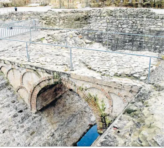  ?? E.S. ?? Puente islámico de la Puerta de Gibraltar. Villa Vieja medieval de Algeciras. 2011.