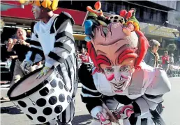  ?? DPA-BILD: Ivan Franco ?? Karneval wird in Montevideo 40 Tage gefeiert.