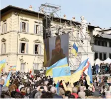  ?? ANSA ?? Piazza Santa Croce a Firenze: in collegamen­to il presidente Zelensky