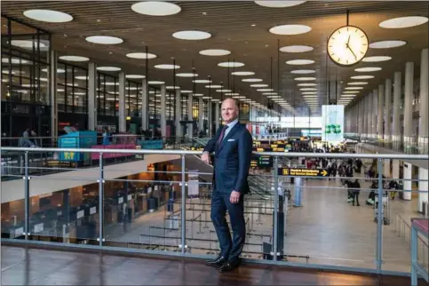  ??  ?? Lufthavnsc­hef Thomas Woldbye er overbevist om, at de nordiske konkurrent­er står på spring for at stjaele markedsand­ele fra Københavns Lufthavn. Foto: Stine Bidstrup