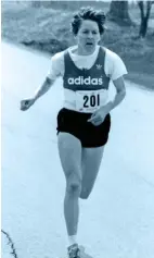  ??  ?? BELOW The Tillsonbur­g 10K in 1984 where Ruegger was the first female in 33:35