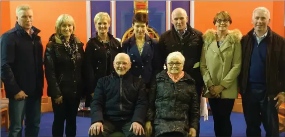  ??  ?? Evleyn and Martin Scanlon pictured with their family on the occasion of their retirement as sacristans at Carraroe Church.