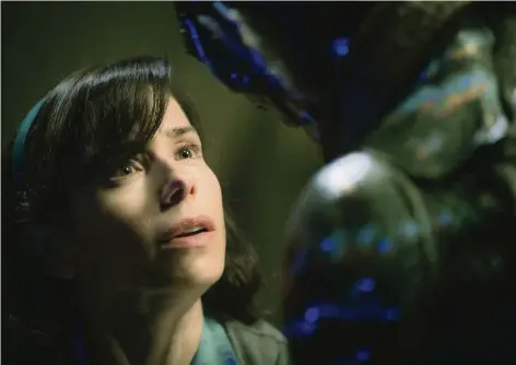  ?? FOTO: DPA ?? Szene aus „Shape of Water“: Sally Hawkins als gehörlose Elisa und Doug Jones als unbekannte­s Wesen.