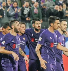  ?? SESTINI ?? La Fiorentina festeggia il 3-0 sull’Udinese, 10ª vittoria in campionato che vale il 2° posto