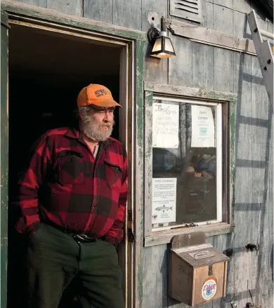  ??  ?? Jim Mcpherson is a veteran smelt-camp operator who runs fish shanties in Bowdoinham, Maine.