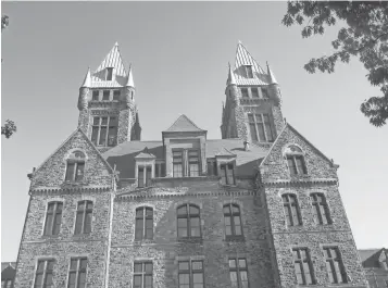  ?? PHOTOS BY JOHN BORDSEN, SPECIAL FOR USA TODAY ?? Buffalo has long touted architectu­ral tourism, but upping the game is the Hotel Henry, an upscale hotel retrofitte­d into an 1870s building that was the Buffalo State Asylum for the Insane.