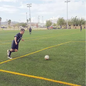  ??  ?? El primEr gol cayó por conducto de "El Bochy" Montañez