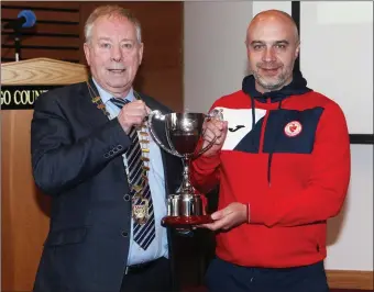  ??  ?? Cathaoirle­ach of Sligo County Council Seamus Kilgannon with Sligo Rovers manager Ger Lyttle.