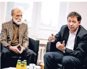  ?? RP-FOTO:
ANNE ORTHEN ?? Hartmut Mühlen (l.) koordinier­t für den Seniorenra­t den Arbeitskre­is Einsamkeit. Sozialdeze­rnent Burkhard Hintzsche unterstütz­t dieses Engagement.