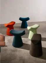  ??  ?? Tabourets Stools Guardian La Manufactur­e