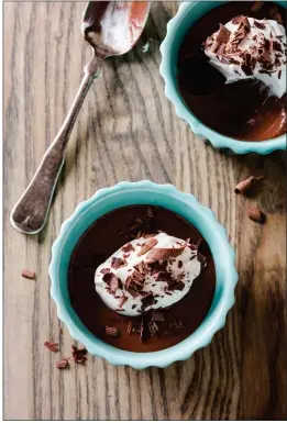  ?? AMERICA'S TEST KITCHEN ?? Traditiona­lly, chocolate pots de crème are made in special lidded cups and a bainmarie, but the crew at America's Test Kitchen figured out an easier workaround.