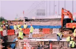  ?? BERNAMAPIX ?? Upgrading and repair works in progress at the Sultan Abdul Halim Mu'adzam Shah bridge.