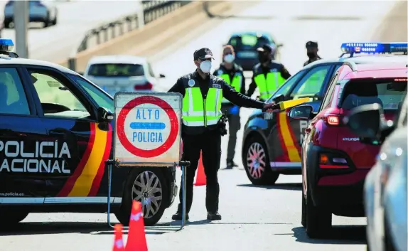  ?? JESÚS G. FERIA ?? Uno de los controles que se han puesto en marcha durante el estado de alarma