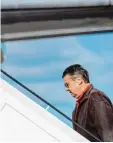  ?? Foto: G. Fischer, dpa ?? Diplomatis­cher Einsatz am Golf: Außen minister Sigmar Gabriel vor dem Abflug nach Saudi Arabien.