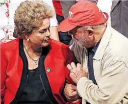  ?? DANIEL TEIXEIRA/ESTADÃO ?? Encontro. Dilma e Lula participam de evento da CUT em São Paulo
