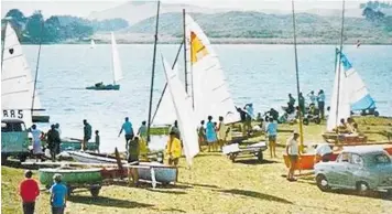  ?? ?? A regatta at Lake Horowhenua in the 1970s. In the background is Moutere Hill.