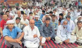  ?? HT PHOTO ?? The victim’s relatives holding a protest in Bhiwani on Tuesday.