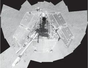  ?? — Gambar Reuters ?? MISI DITAMATKAN: Potret sendiri oleh Opportunit­y, Perayau Penerokaan Marikh NASA, iaitu kombinasi pelbagai bingkai yang diambil oleh kamera panorama (Pancam) Opportunit­y dari 22 Mac hingga 24 Mac 2014 di planet Marikh, kelihatan dalam imej NASA/JPL-Caltech ini yang dikeluarka­n pada 17 April 2014.