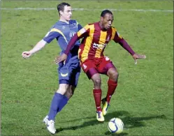  ??  ?? FITNESS BATTLE: Bradford winger Kyel Reid