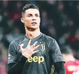  ??  ?? FIGURA. Cristiano Ronaldo jugará su segunda temporada con la Juventus.