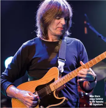  ??  ?? Mike Stern stays faithful to his Yamaha MS Signature