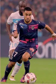  ?? AP ?? L’ESTERNO FRANCO-ALGERINO Adam Ounas, 20 anni, è il primo acquisto del Napoli 201718. Arriva dal Bordeaux per 10 milioni di euro